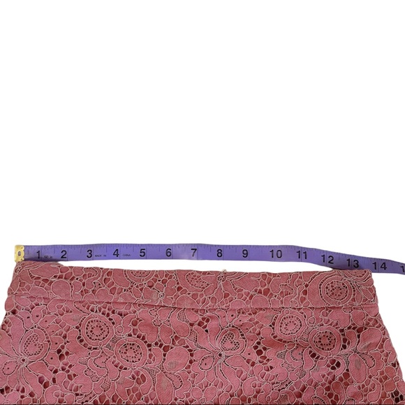 ❤️🔥3/$22❤️🔥 Dusty pink lace skirt with lining - Picture 11 of 13
